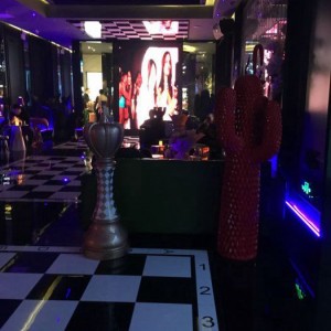 酒吧推酒销售技巧（创新酒吧饮品推销策略：提升顾客体验与销售额的秘诀）