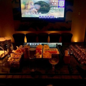 女人卖酒销售技巧和话术（女性酒水销售艺术：策略性对话与技巧新探）