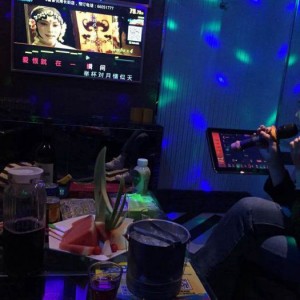 最近酒吧（最新潮流：城市中的夜间微醺空间）