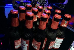 卖酒的销售维护客户话术（酒品销售中的客户维系与服务沟通艺术）